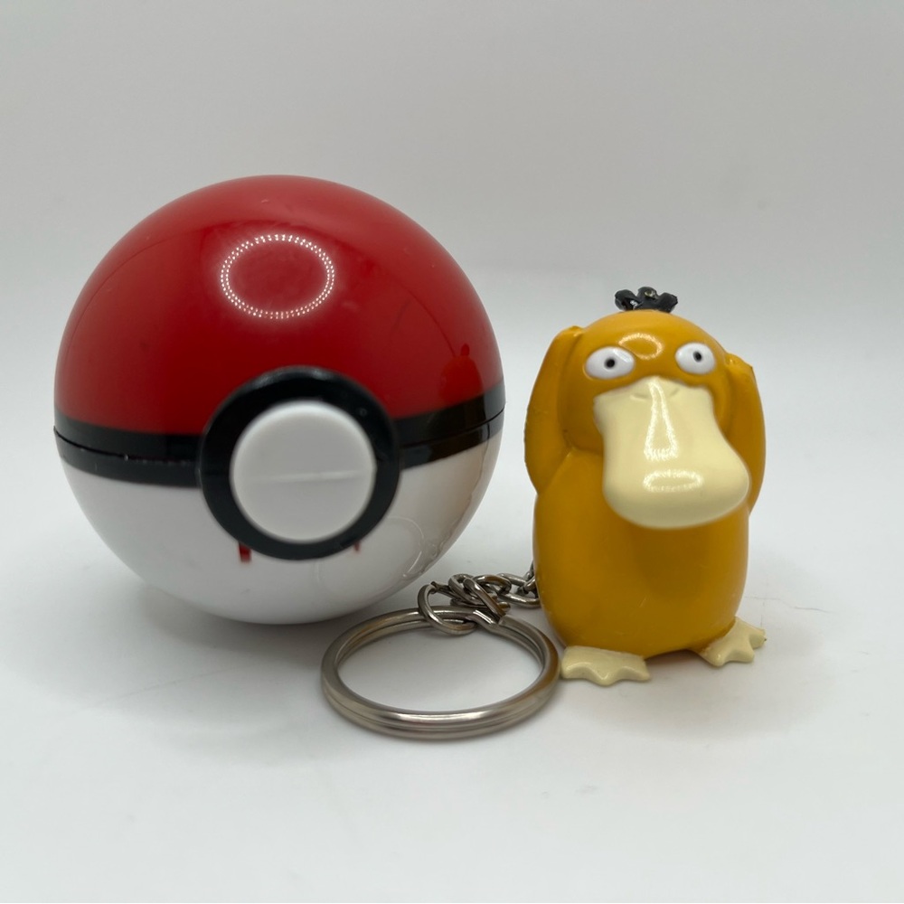 Vintage 1999 Nintendo Pokémon Psyduck Keychain With Ball Catch & Release